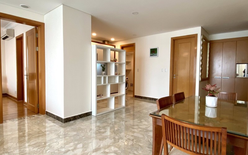 206:&nbsp;&nbsp;２ベッドルーム&nbsp;&nbsp;&nbsp;1,100＄