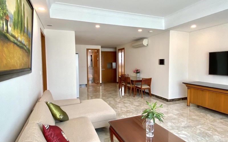 206:&nbsp;&nbsp;２ベッドルーム&nbsp;&nbsp;&nbsp;1,100＄