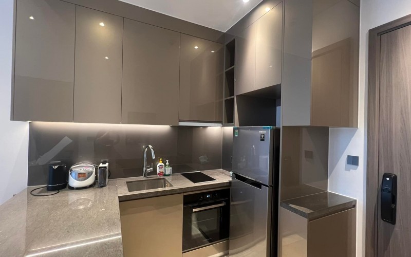 1007:&nbsp;&nbsp;１ベッドルーム&nbsp;&nbsp;&nbsp;1,300＄