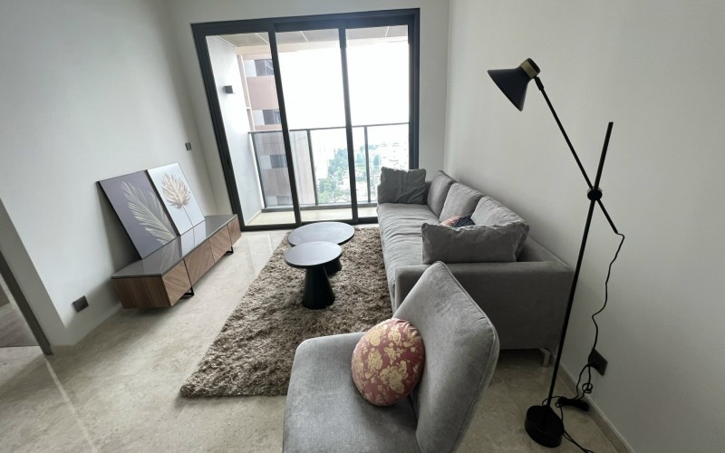 2004:&nbsp;&nbsp;２ベッドルーム&nbsp;&nbsp;&nbsp;2,100＄