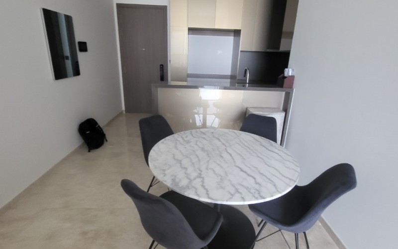 2004:&nbsp;&nbsp;２ベッドルーム&nbsp;&nbsp;&nbsp;2,100＄