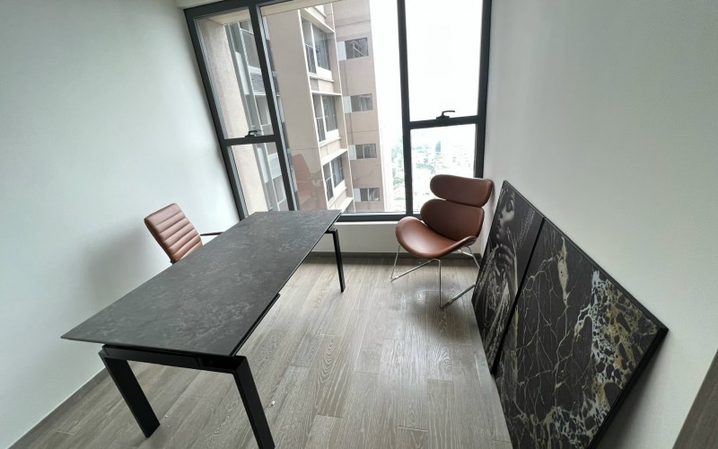 2004:&nbsp;&nbsp;２ベッドルーム&nbsp;&nbsp;&nbsp;2,100＄