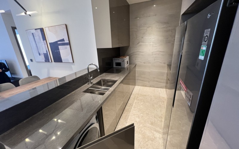 2010:&nbsp;&nbsp;２ベッドルーム&nbsp;&nbsp;&nbsp;2,000＄