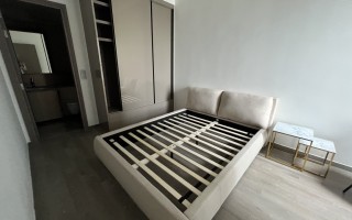 2004:&nbsp;&nbsp;２ベッドルーム&nbsp;&nbsp;&nbsp;2,100＄