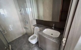 2004:&nbsp;&nbsp;２ベッドルーム&nbsp;&nbsp;&nbsp;2,100＄