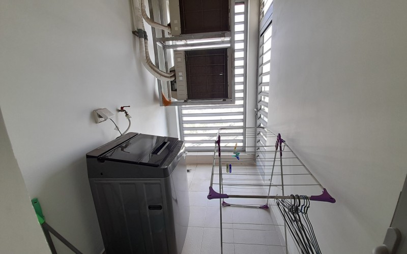 143:&nbsp;&nbsp;２ベッドルーム&nbsp;&nbsp;&nbsp;1,300＄