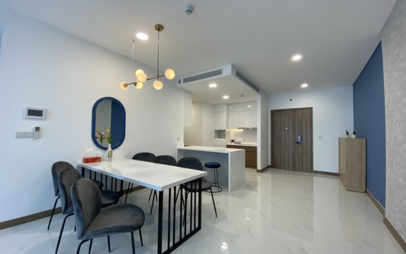 1012:&nbsp;&nbsp;３ベッドルーム&nbsp;&nbsp;&nbsp;1,800＄