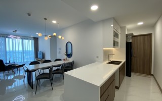 1012:&nbsp;&nbsp;３ベッドルーム&nbsp;&nbsp;&nbsp;1,800＄